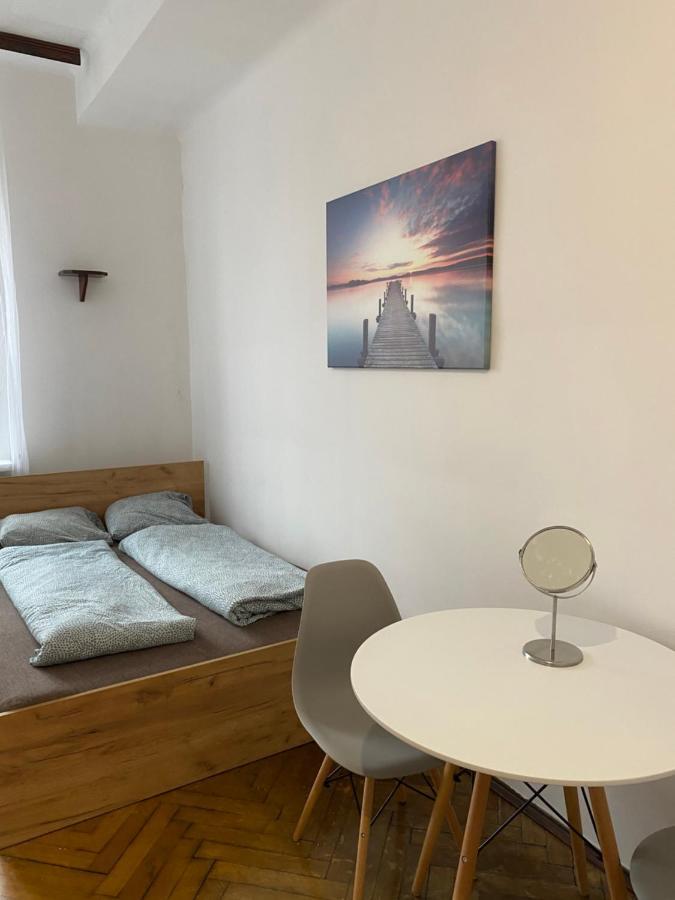 Classy Rooms In Old Town Krakow Exterior photo